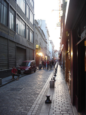 Rue de Lappe, par ACaDeMiK sur Flickr -- Cliquez pour voir l'image en entier